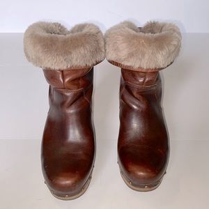 UGG Australia Women's Lynnea II Sheepskin Clog Boots Size 5
